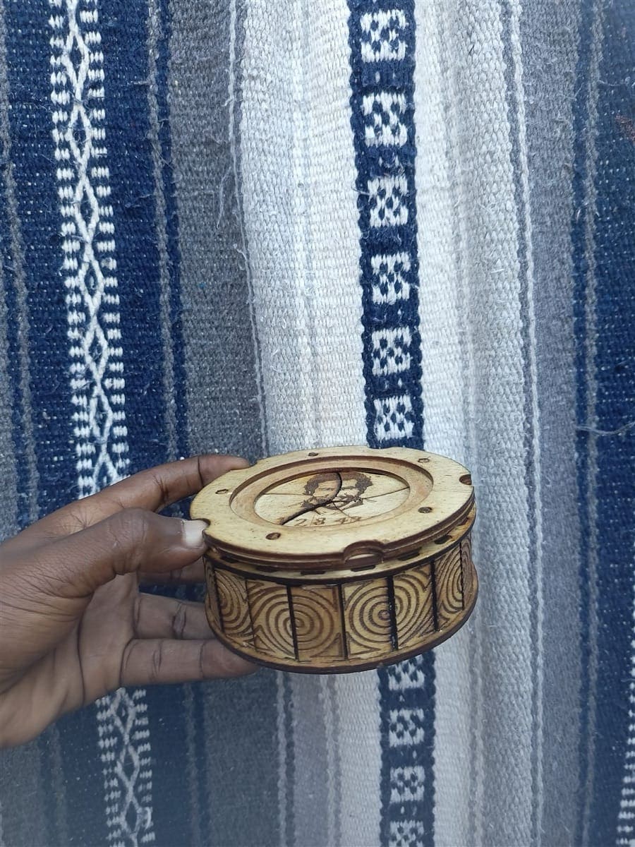 Iris box